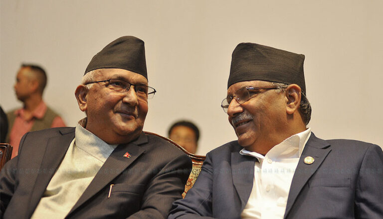 ओलीसँग प्रचण्डले मागे कार्यकारी अध्यक्ष