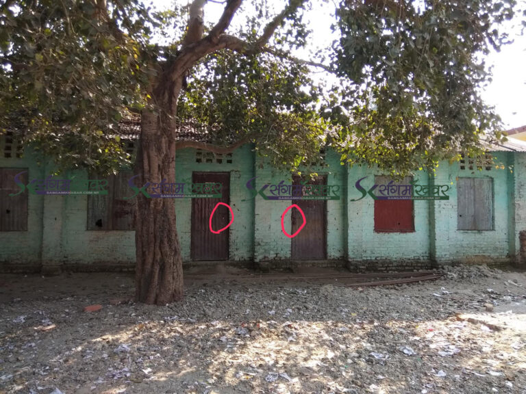 स्कुलमा महिनामा जम्मा ४ दिन उपस्थित हुन्छ इनर्वाका प्रअ. पटेल