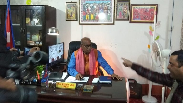 मेयरको कार्यकक्षमा पत्रकारमाथि कुटपिट,जनकपुरमा तनाव