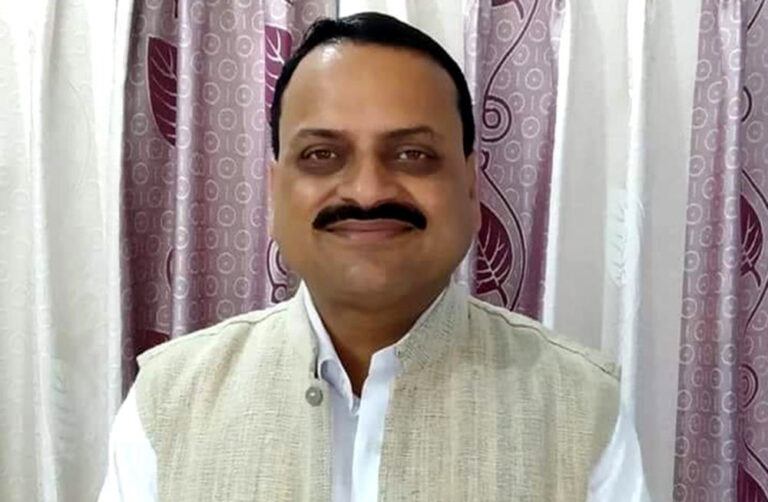 नेविसंघको अध्यक्षमा ढुंगाना