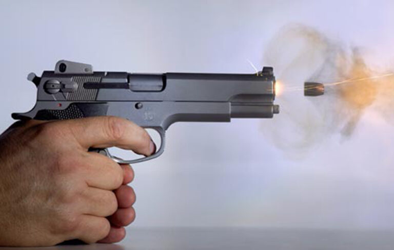 सिपाहीले गरे आफ्नै ४ सहकर्मीको गोली हानी हत्या