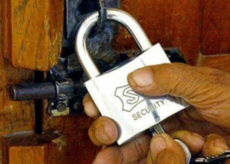 विद्यालयमा हिजोदेखि अनिश्चित कालका लागि तालाबन्दी