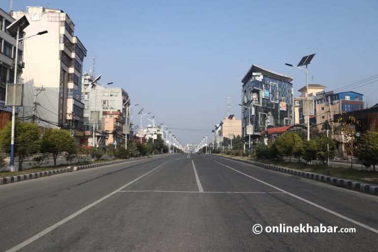 काठमाडौं सुनसान लक डाउनमा  (फोटो फिचर)