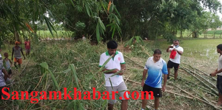 राज्य मन्त्री योगेन्द्र यादवले क्षतिग्रस्त  बाँध को मर्मत सम्भार गर्न आफै जुटे