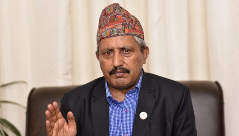 जोखिम कायम रहेकाले तत्काल विद्यालय नखोल्न शिक्षामन्त्रीको आग्रह
