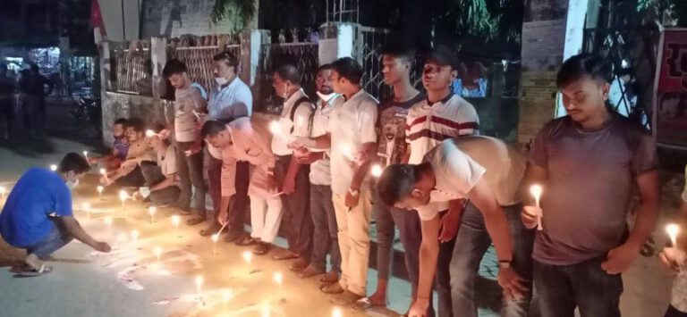 अनसनरत डाक्टर गोविन्द केसीको समर्थनमा रौतहटमा प्रदर्शन