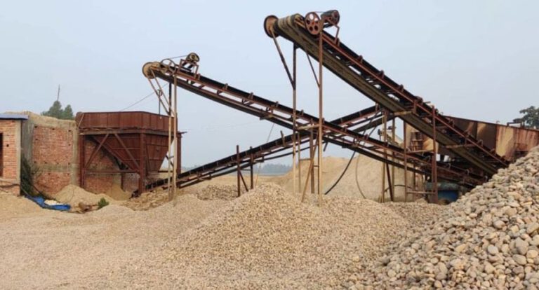 रौतहटमा नियम बिपरित संचालनमा रहेका ८ वटा क्रसर उद्योग बन्द हुने