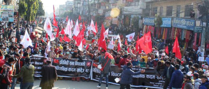 prachanda-madhav-samuha-ko-surkhetma-pradarsan