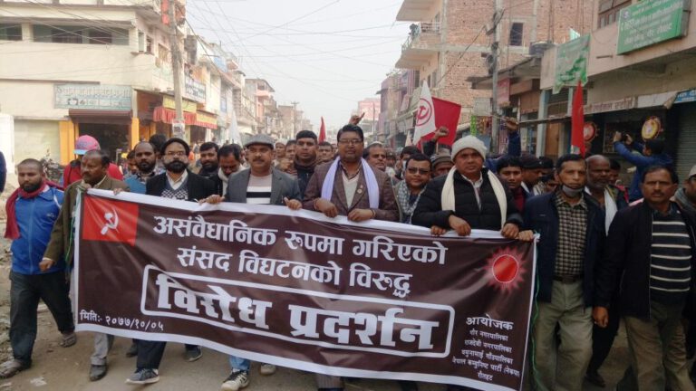 ओली सहित समर्थकहरु आन्दोलनको आधीमा उड्ने :- पुर्व मन्त्रि भगत