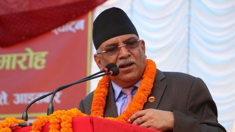 ओलीलाई विदेशीले हुर्काएः  प्रचण्डकाे आरोप