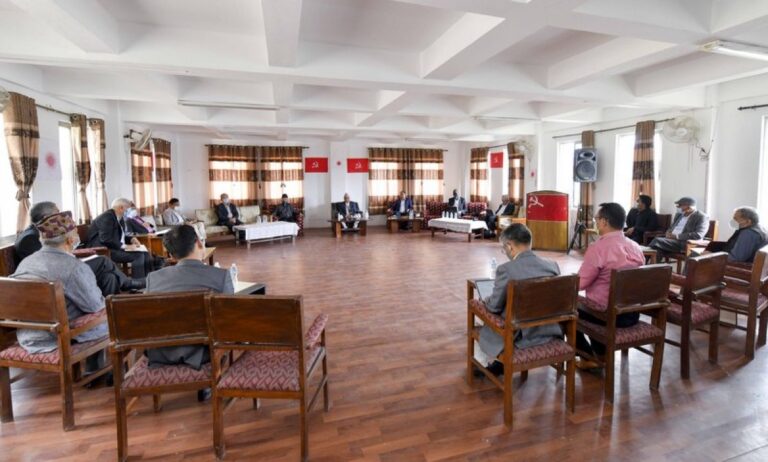 एमालेको स्थायी कमिटी र केन्द्रीय कमिटीको बैठक बस्दै