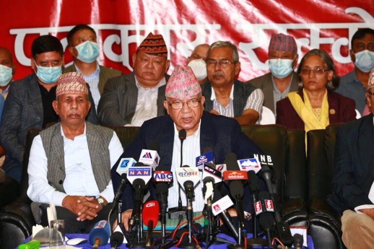 हामी सरकारमा जान्छौँ -माधव नेपाल