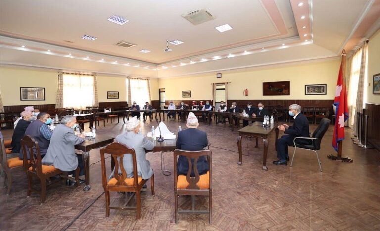 तत्काल मन्त्रिपरिषद्लाई पूर्णता दिन काँग्रेसका शीर्ष नेताको जोड