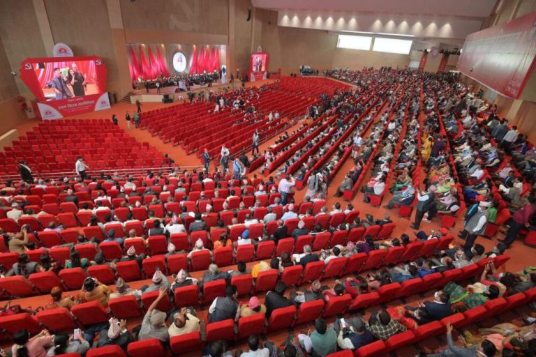 एमालेको पदाधिकारीका लागि महाधिवेशनसम्मै आकाङ्क्षीको टुङ्गो लाग्ने