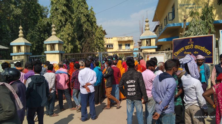 बन्दि जीवन विताई रहेका कैदी साहको हत्या गरिएको भन्दै पिडितहरुले गरे प्रदर्शन