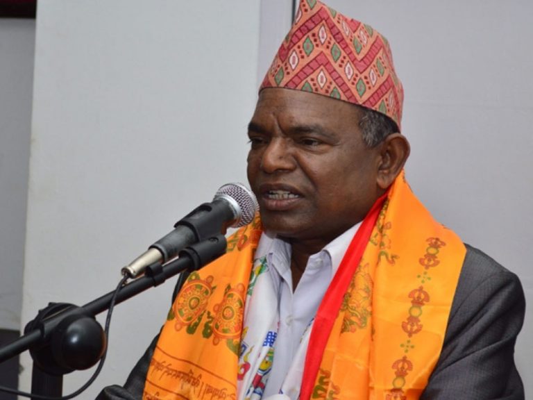 एमालेका कुनै कार्यकारी पदमा नबस्ने लालबाबु पण्डित  घोषणा