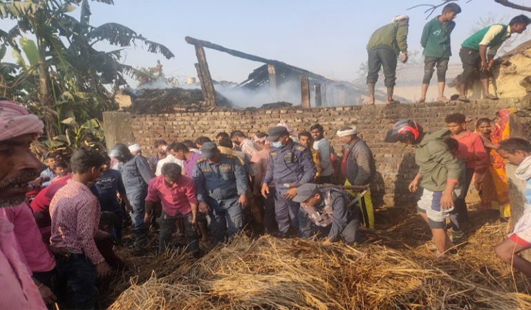 रौतहटमा आगलगी हुदाँ एका बालिकाको मृत्यु