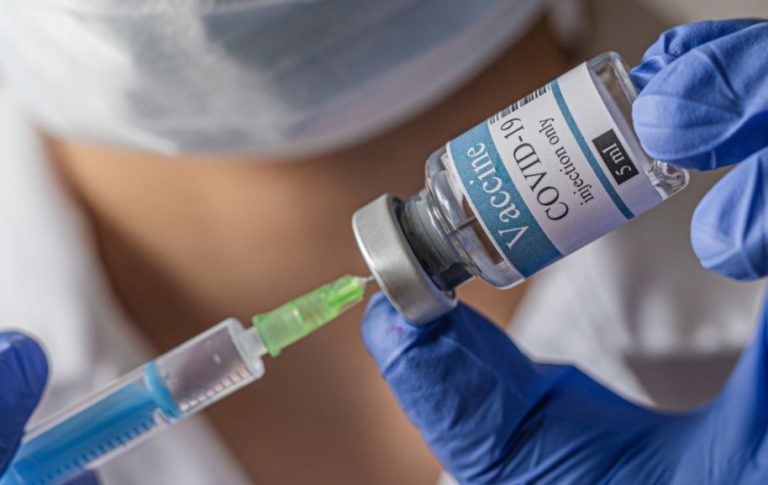 कोरोनाविरुद्ध बुस्टर मात्रा दिँदा मिसाएर लगाउने सरकारको निर्णय