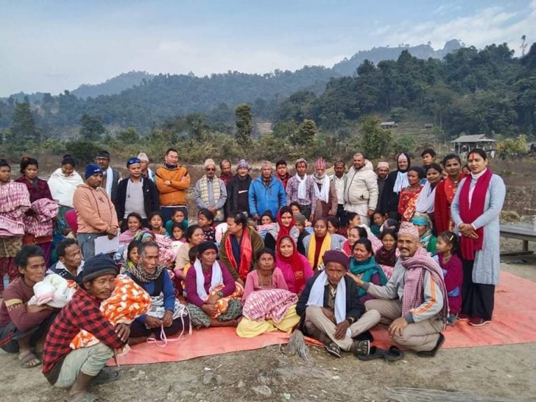 ५८ परिवारलाइ न्यानो लुगा वितरण