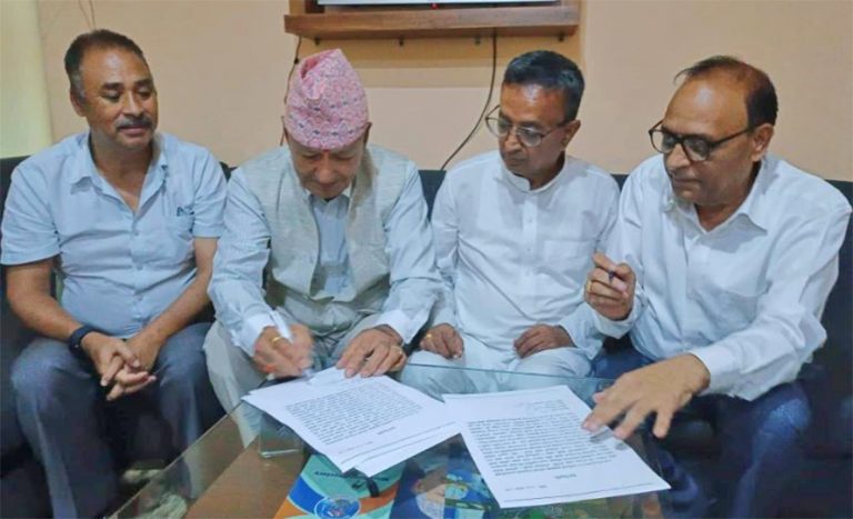 राप्रपाका चार नेताले पार्टी छोडे