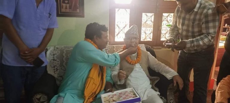 उम्मेदवारी फिर्ता , माधव नेपाललाइ सहयोग गर्ने प्रतिबद्धता