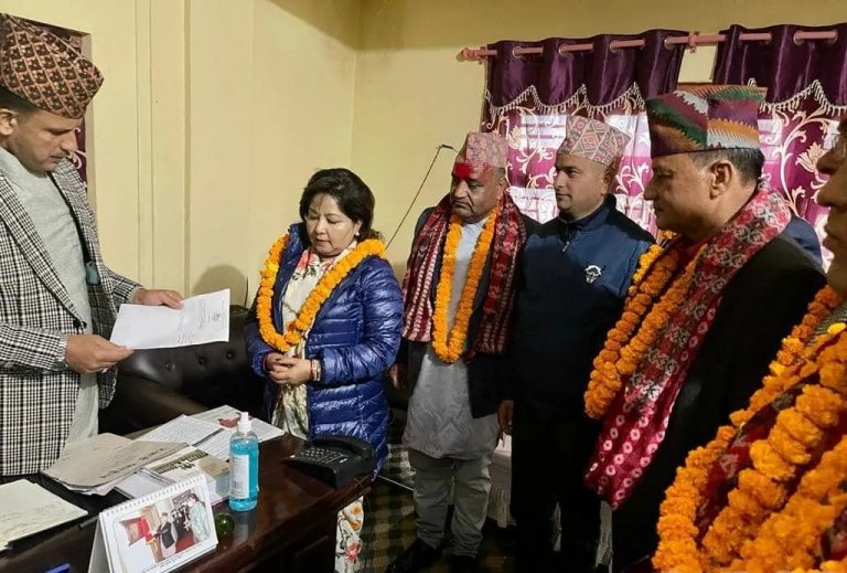 पत्नी आरजु राणामार्फत प्रधानमन्त्री देउवाको उम्मेदवारी दर्ता