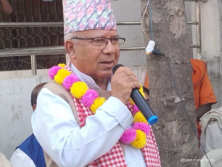 ओलीबाट अहिले पनि खतरा :- उम्मेदवार माधव नेपाल