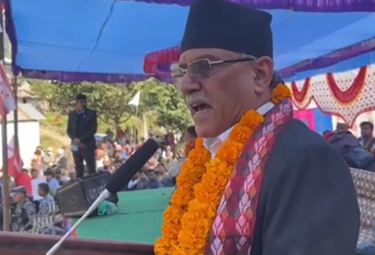 ओलीले आफूलाई धोखा दिए-प्रचण्ड