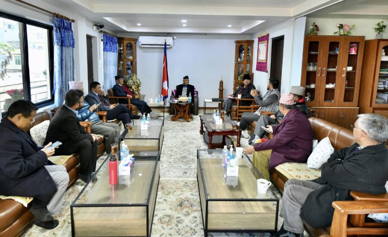 प्रचण्डलाई प्रधानमन्त्री बनाउन ओली तयार