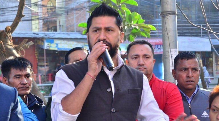 गृह नपाए सरकारलाई दिएको समर्थन फिर्ता लिने लामिछानेको चेतावनी