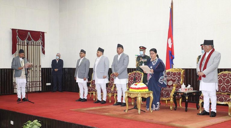 सभामुख घिमिरेले पद तथा गोपनीयताको शपथ लिए