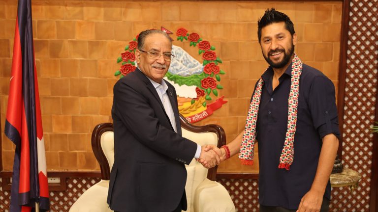 प्रधानमन्त्री प्रचण्ड र रवि लामिछानेबिच भेटवार्ता