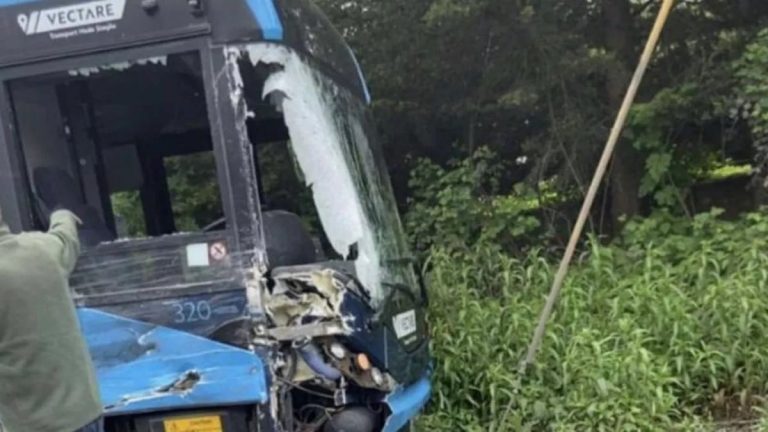 भारतको उडिसामा यात्रुबस दुर्घटना हुँदा ११ जनाको मृत्यु, २० घाइते