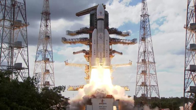 भारतले चन्द्रमामा पठायो चन्द्रयान–३