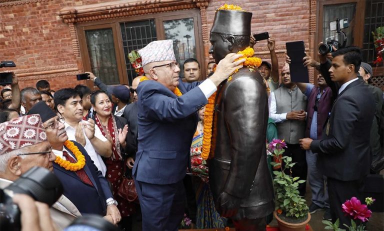 कम्युनिष्ट पार्टीले मात्र जनताकाे जीवनलाई सुखी बनाउछ- माधव नेपाल