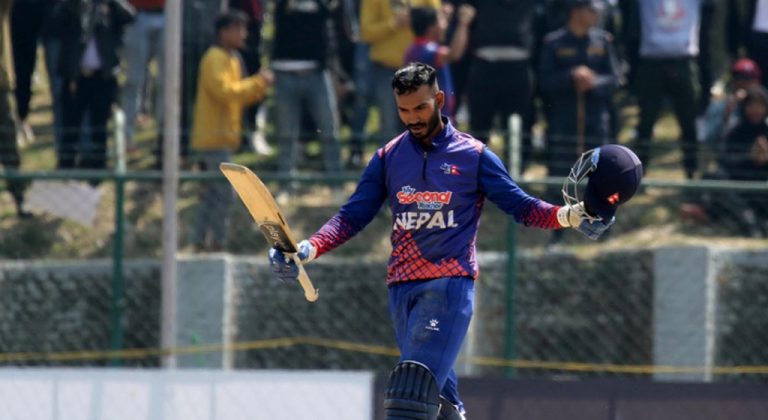 ५८ रन बनाएर आउट भए आसिफ शेख