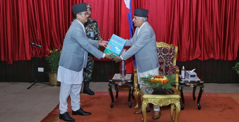 अख्तियारले राष्ट्रपतिसमक्ष बुझायो वार्षिक प्रतिवेदन