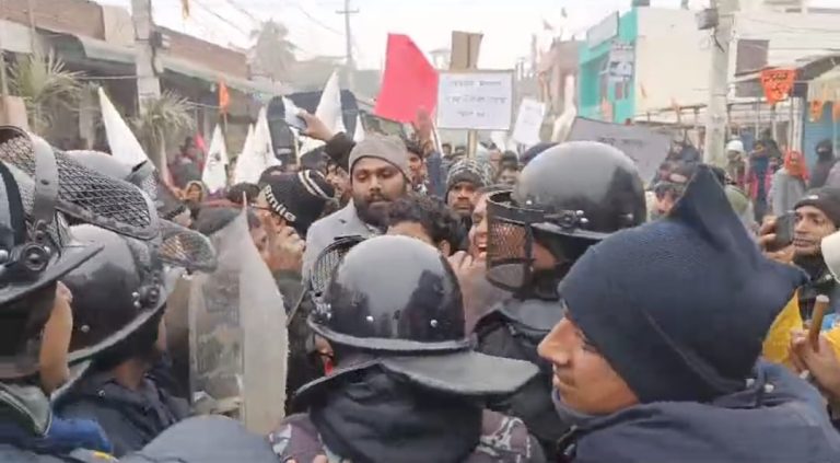 मधेस प्रदेशमा बन्द गराउँदै हिँडका आजपाका ९३ जना प्रहरी नियन्त्रणामा