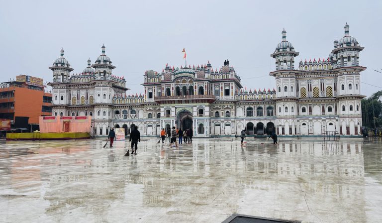 आज जानकी मन्दिर परिसर सरसफाइ