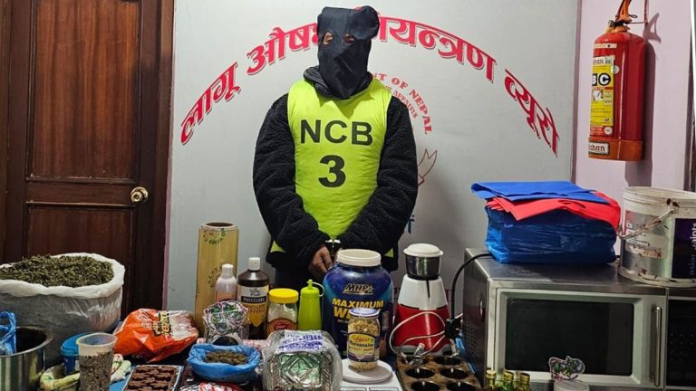 केकमा गाँजा मिसाएर बेचेको आरोपमा एक युवक पक्राउ
