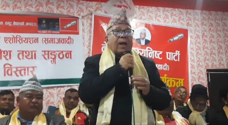 अब राजा आउने कल्पना नगरे हुन्छ- माधव नेपाल