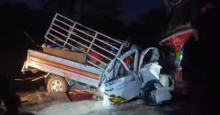 बारामा ट्रक र बोलेरो जीप एकआपसमा ठोक्किंदा २ जनाको मृत्यु