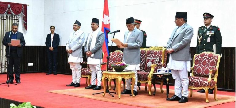 जसपा दुई मन्त्रालय लिएर सरकारमा सहभागी, नवनियुक्त मन्त्रीले लिए शपथ