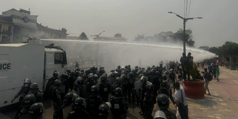 राप्रपाले माग्याे गृहमन्त्री लामिछानेको राजीनामा