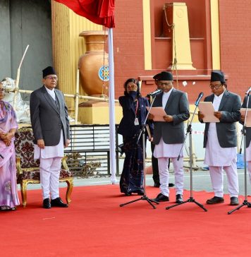 नवनियुक्त चार मन्त्रीहरूले लिए शपथ