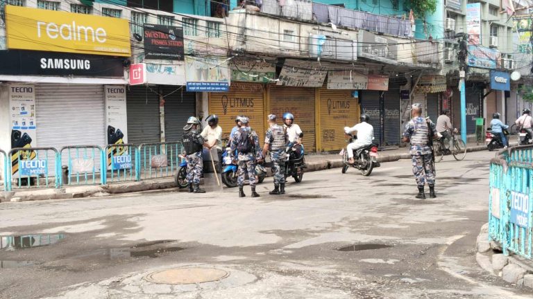 वीरगन्जमा कर्फु लगाइएपनि युवाहरुको प्रदर्शन जारी
